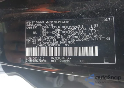 2011 Toyota Land Cruiser V8 z USA, uszkodzony, nr VIN JTMHY7AJ3B5012838